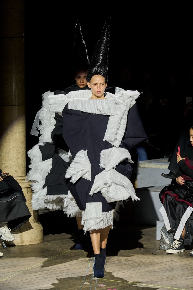 مجموعة Comme des Garçons لخريف وشتاء 2023-2024