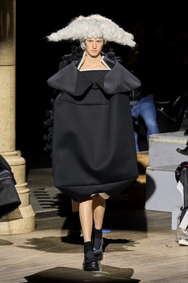 مجموعة Comme des Garçons لخريف وشتاء 2023-2024
