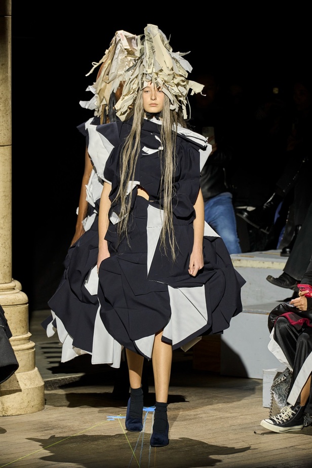 مجموعة Comme des Garçons لخريف وشتاء 2023-2024