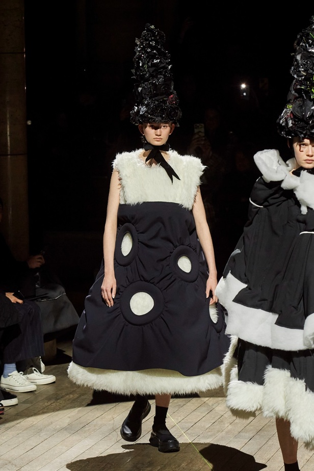 مجموعة Comme des Garçons لخريف وشتاء 2023-2024