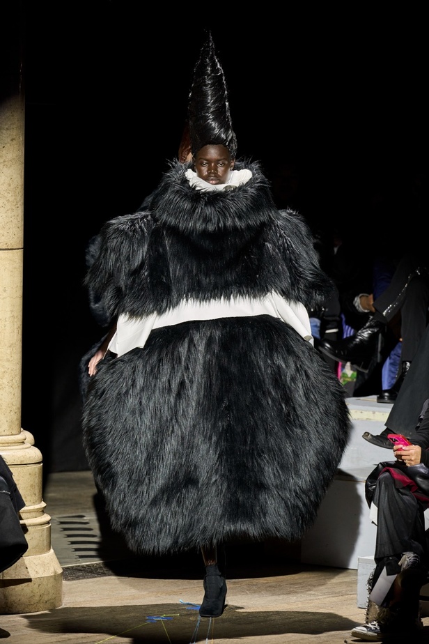 مجموعة Comme des Garçons لخريف وشتاء 2023-2024