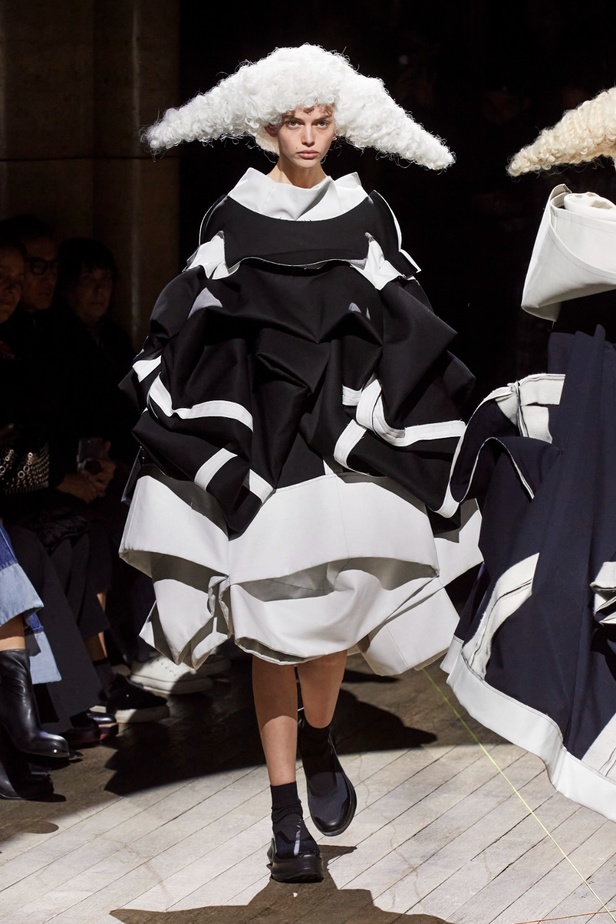 مجموعة Comme des Garçons لخريف وشتاء 2023-2024