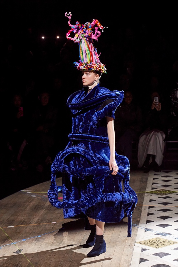 مجموعة Comme des Garçons لخريف وشتاء 2023-2024