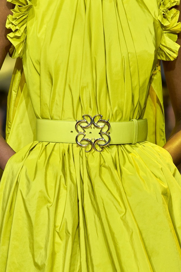 مجموعة ايلي صعب لخريف وشتاء 2023-2024 لوحة شتوية مزهرة غنيّة بالتفاصيل المبهرة