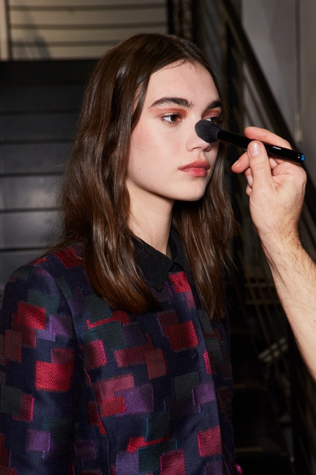 اطلالات جمالية من مجموعة Emporio Armani