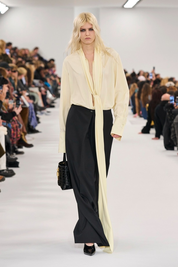 مجموعة Givenchy لخريف وشتاء 2023-2024... إرث الدار يجتمع باللمسة المعاصرة لماثيو ويليامز