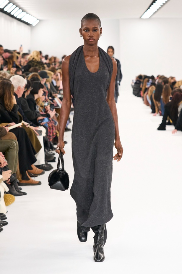 مجموعة Givenchy لخريف وشتاء 2023-2024... إرث الدار يجتمع باللمسة المعاصرة لماثيو ويليامز