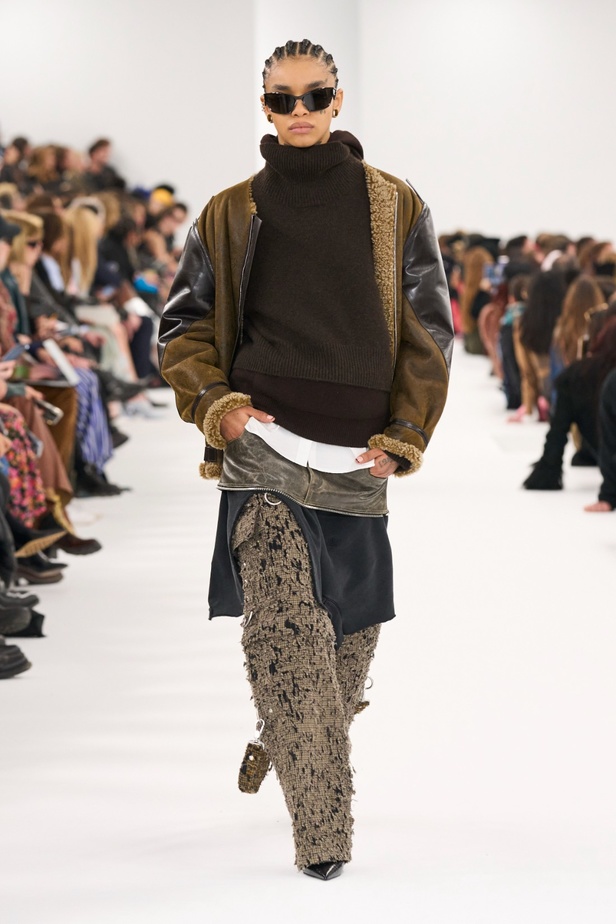 مجموعة Givenchy لخريف وشتاء 2023-2024... إرث الدار يجتمع باللمسة المعاصرة لماثيو ويليامز