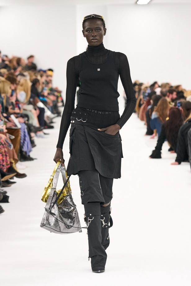 مجموعة Givenchy لخريف وشتاء 2023-2024... إرث الدار يجتمع باللمسة المعاصرة لماثيو ويليامز