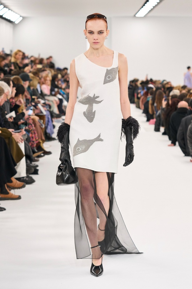 مجموعة Givenchy لخريف وشتاء 2023-2024... إرث الدار يجتمع باللمسة المعاصرة لماثيو ويليامز