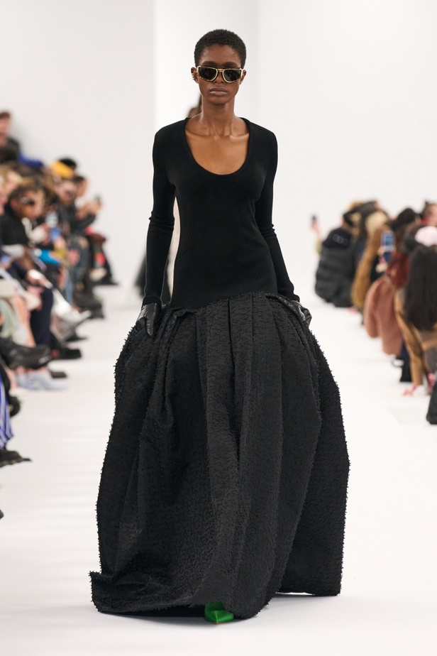 مجموعة Givenchy لخريف وشتاء 2023-2024... إرث الدار يجتمع باللمسة المعاصرة لماثيو ويليامز