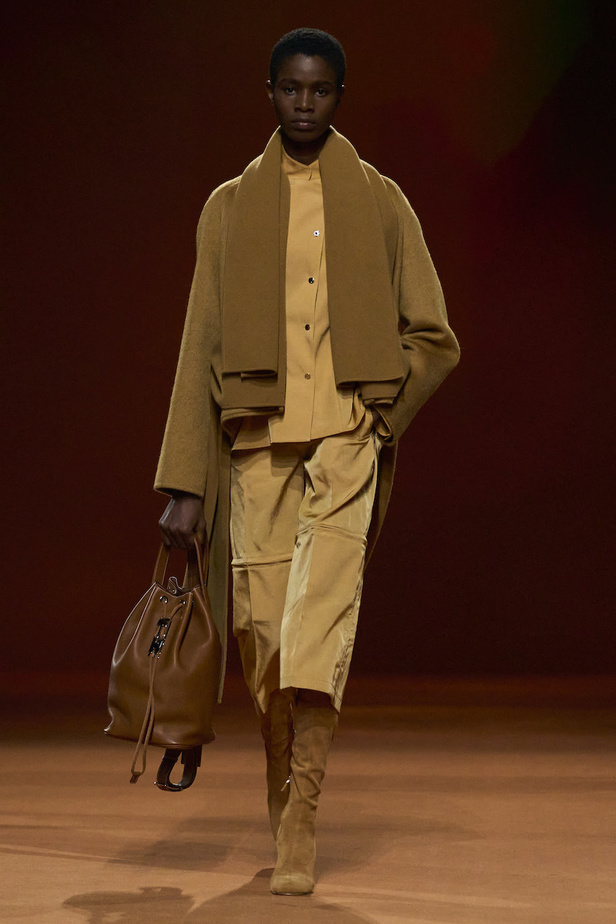 من مجموعة هرمس لموسم خريف وشتاء 2023-2024