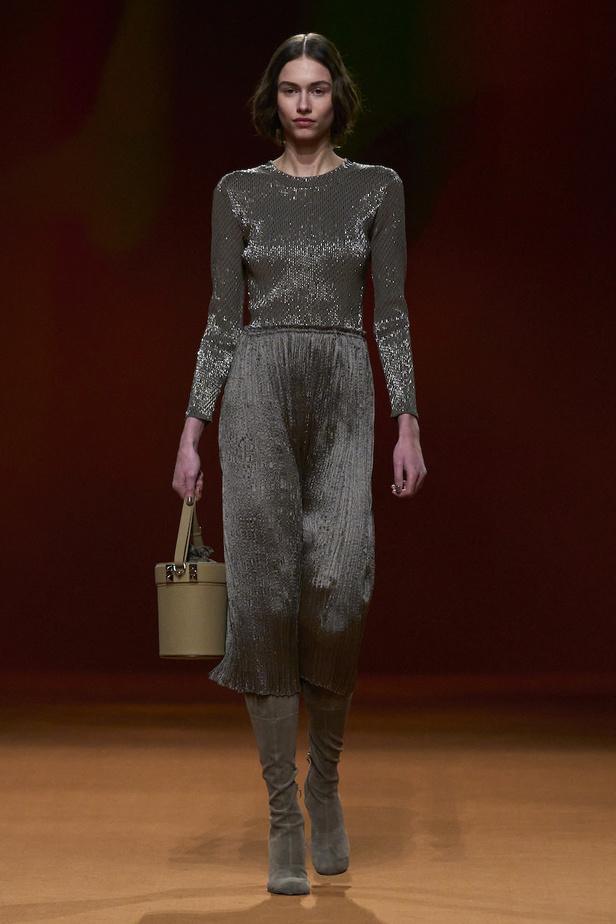 من مجموعة هرمس لموسم خريف وشتاء 2023-2024