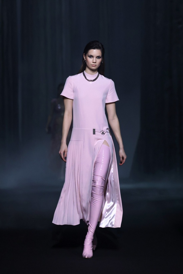 تباين الليل والنهار في مجموعة جورج حبيقة لخريف وشتاء 2023-2024 