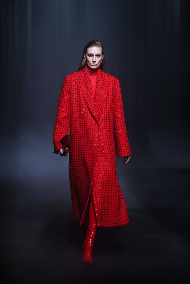 تباين الليل والنهار في مجموعة جورج حبيقة لخريف وشتاء 2023-2024 