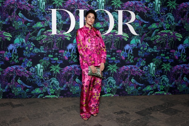 5 أمور اكتشفيها عن مجموعة ديور Dior لخريف 2023 في مومباي