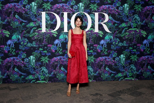 5 أمور اكتشفيها عن مجموعة ديور Dior لخريف 2023 في مومباي