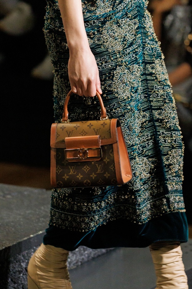 Louis Vuitton تحتفل بالأسلوب الفرنسي في مجموعة خريف وشتاء 2023-2024