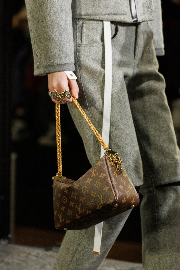 Louis Vuitton تحتفل بالأسلوب الفرنسي في مجموعة خريف وشتاء 2023-2024