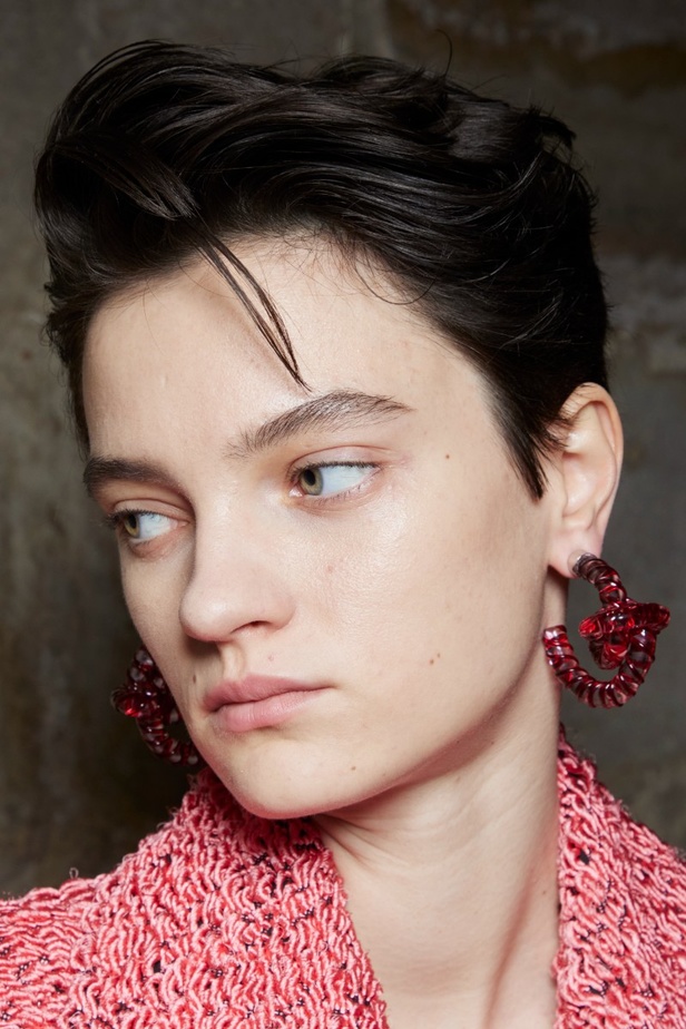 اطلالات جمالية من مجموعة Lanvin لموسم خريف وشتاء 2024