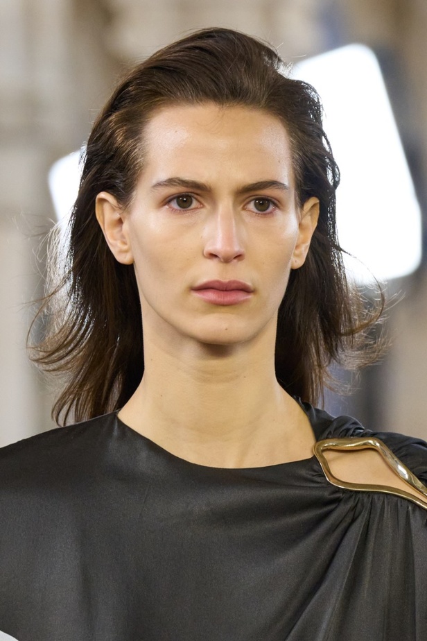 اطلالات جمالية من مجموعة Lanvin لموسم خريف وشتاء 2024