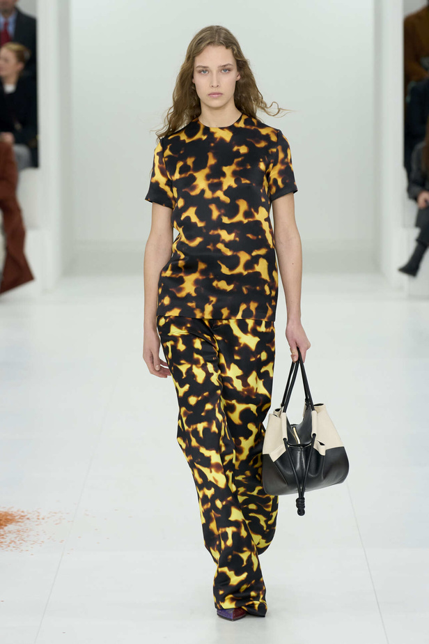 مجموعة Loewe لموسم خريف وشتاء 2023 