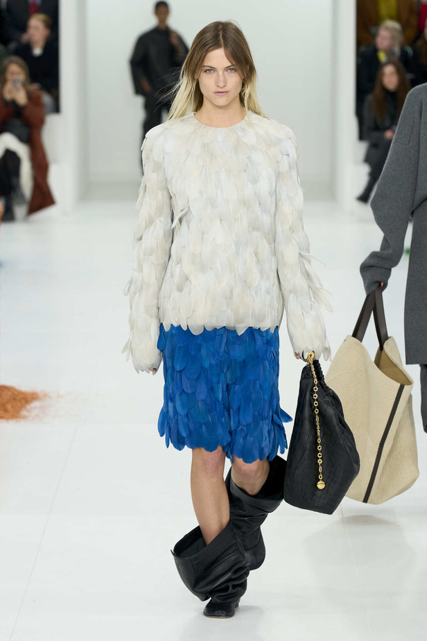 مجموعة Loewe لموسم خريف وشتاء 2023 