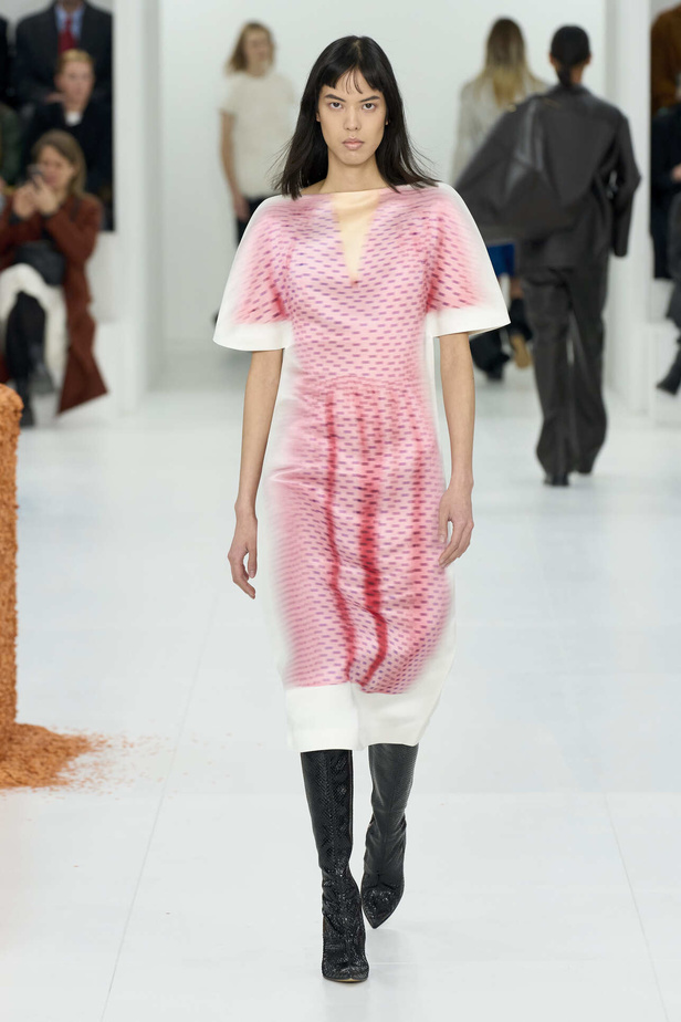 مجموعة Loewe لموسم خريف وشتاء 2023 