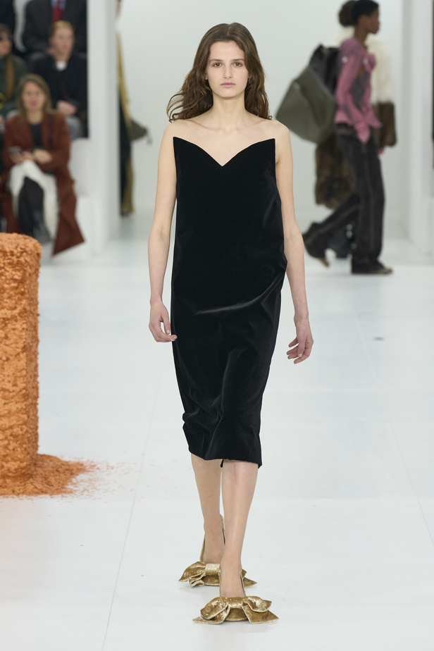 مجموعة Loewe لموسم خريف وشتاء 2023 