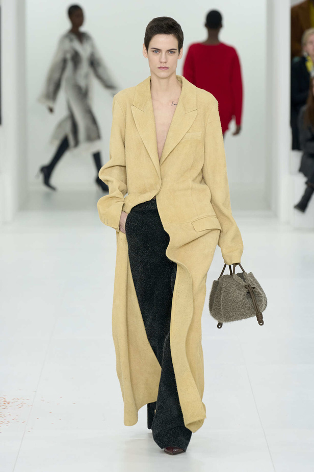 مجموعة Loewe لموسم خريف وشتاء 2023 