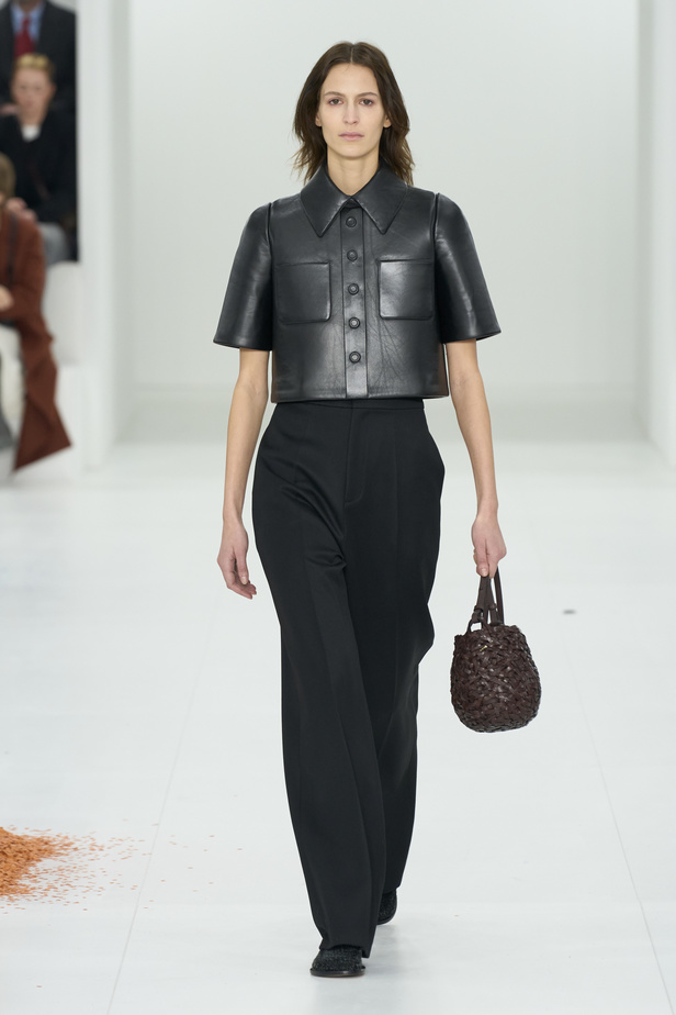 مجموعة Loewe لموسم خريف وشتاء 2023 