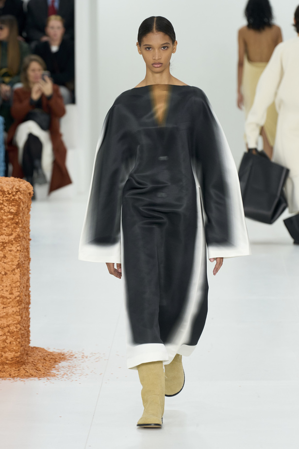 مجموعة Loewe لموسم خريف وشتاء 2023 