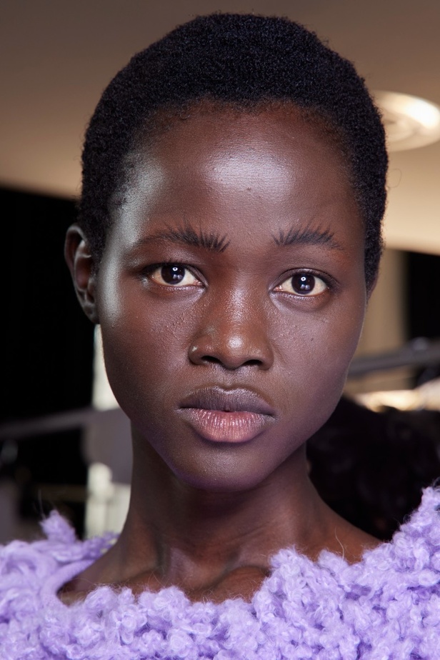 اطلالات جمالية من مجموعة MSGM لخريف وشتاء 2023-2024