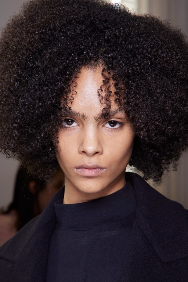 اطلالات جمالية من مجموعة MSGM لخريف وشتاء 2023-2024