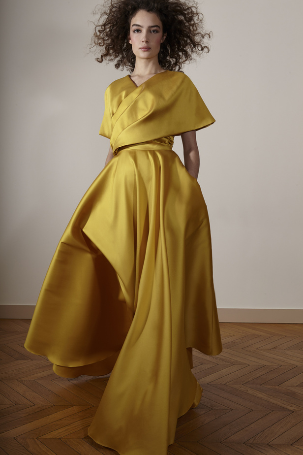 مجموعة Alexis Mabille لموسم خريف وشتاء 2024 في باريس