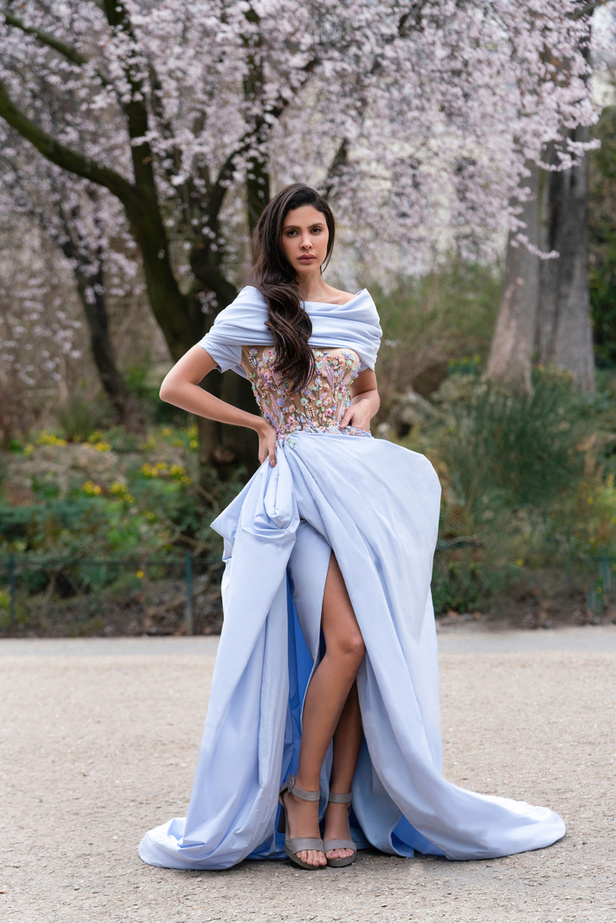 فساتين MARWAN أسلوب راقي وتفاصيل عصرية بكثير من الجاذبية