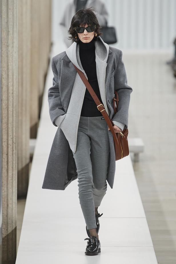 من مجموعة ميو ميو لموسم خريف وشتاء 2023-2024