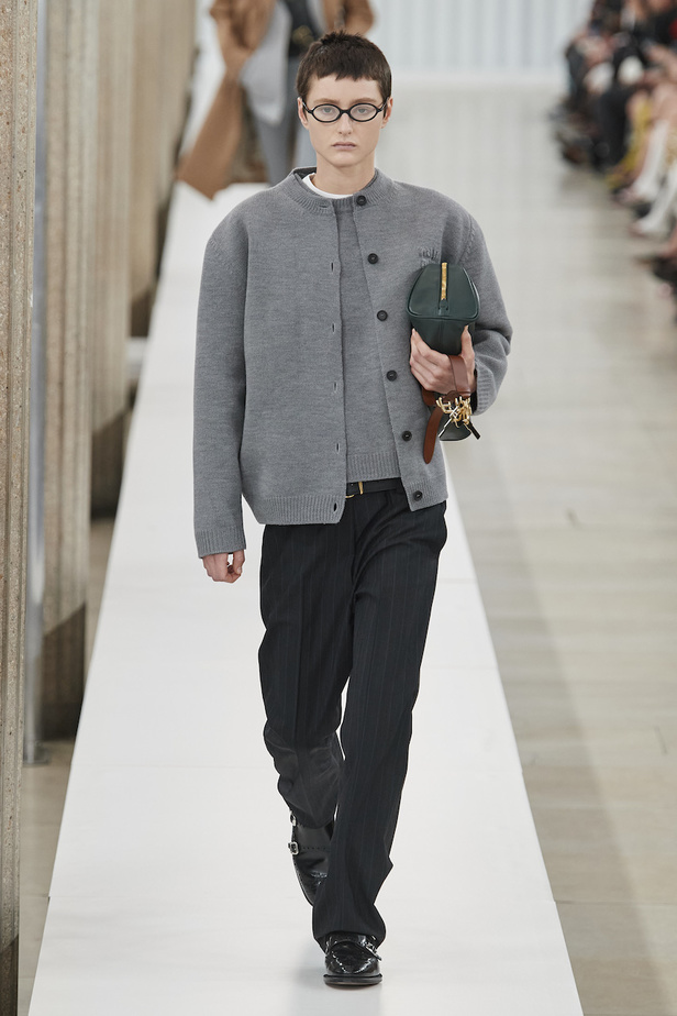 من مجموعة ميو ميو لموسم خريف وشتاء 2023-2024