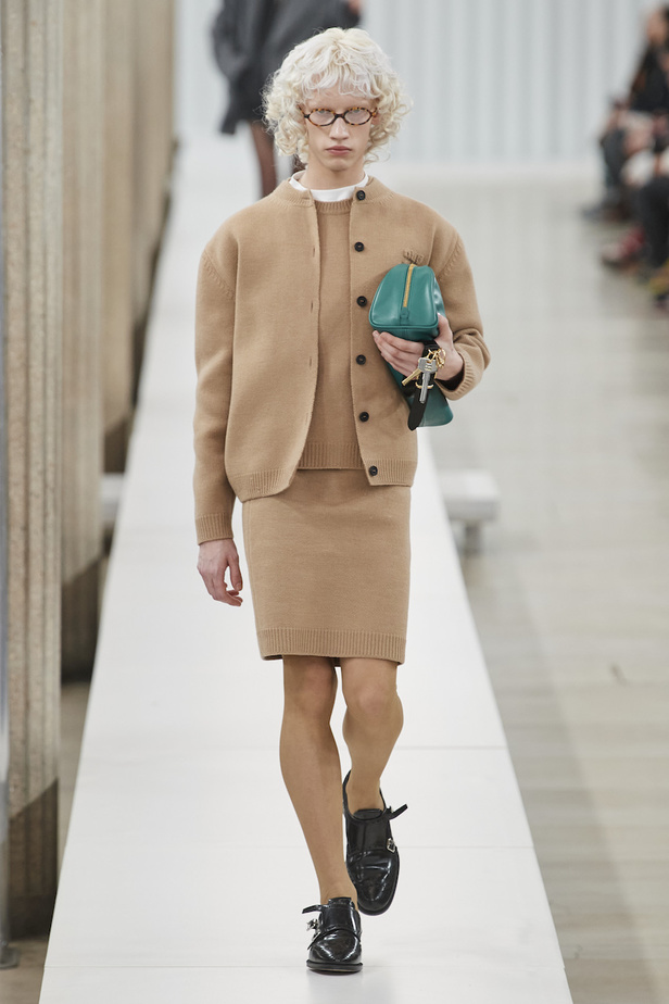 من مجموعة ميو ميو لموسم خريف وشتاء 2023-2024