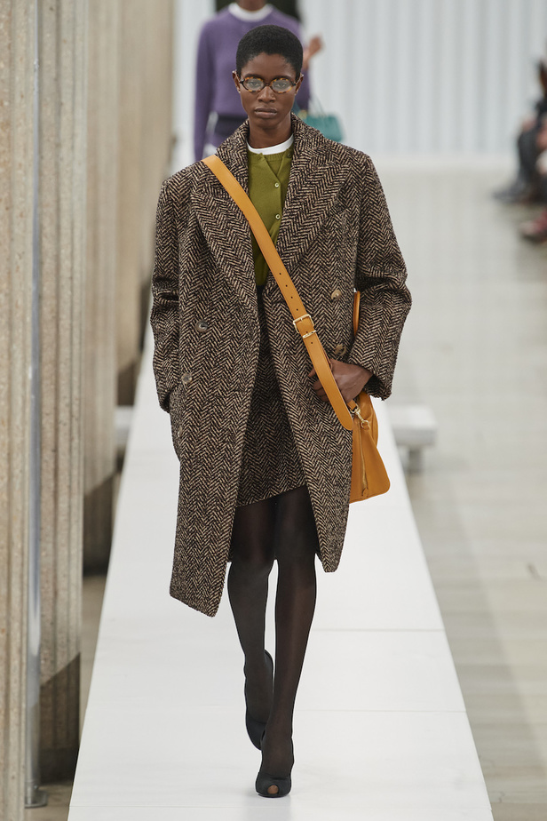 من مجموعة ميو ميو لموسم خريف وشتاء 2023-2024