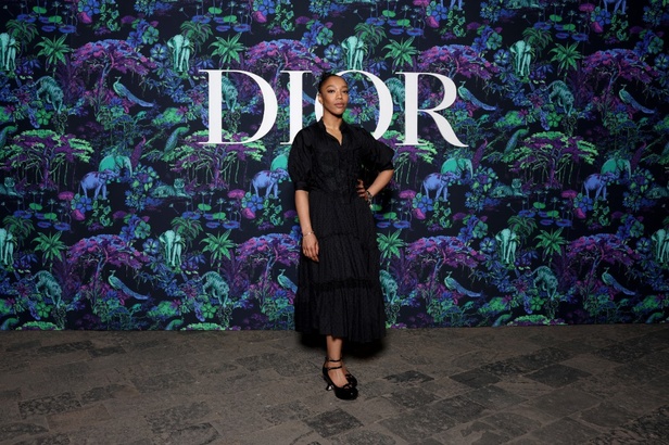 5 أمور اكتشفيها عن مجموعة ديور Dior لخريف 2023 في مومباي