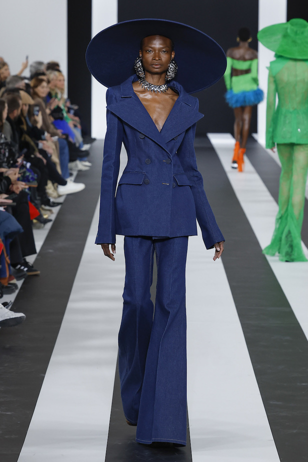 من مجموعة نينا ريتشي لموسم خريف وشتاء 2023-2024