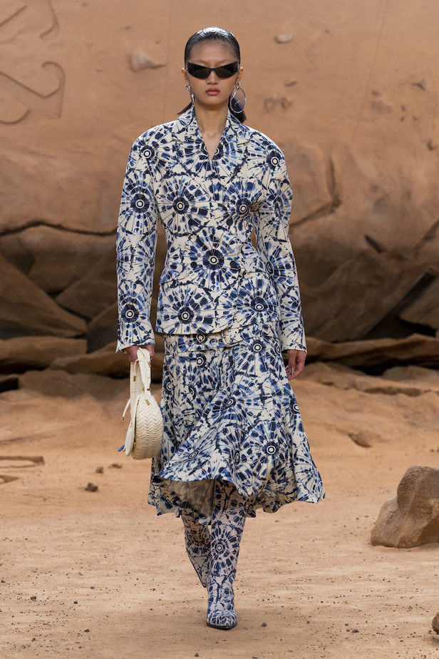 من مجموعة Off-White لخريف وشتاء 2023-2024