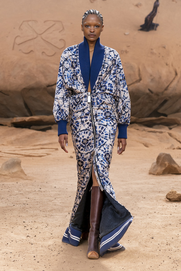 من مجموعة Off-White لخريف وشتاء 2023-2024