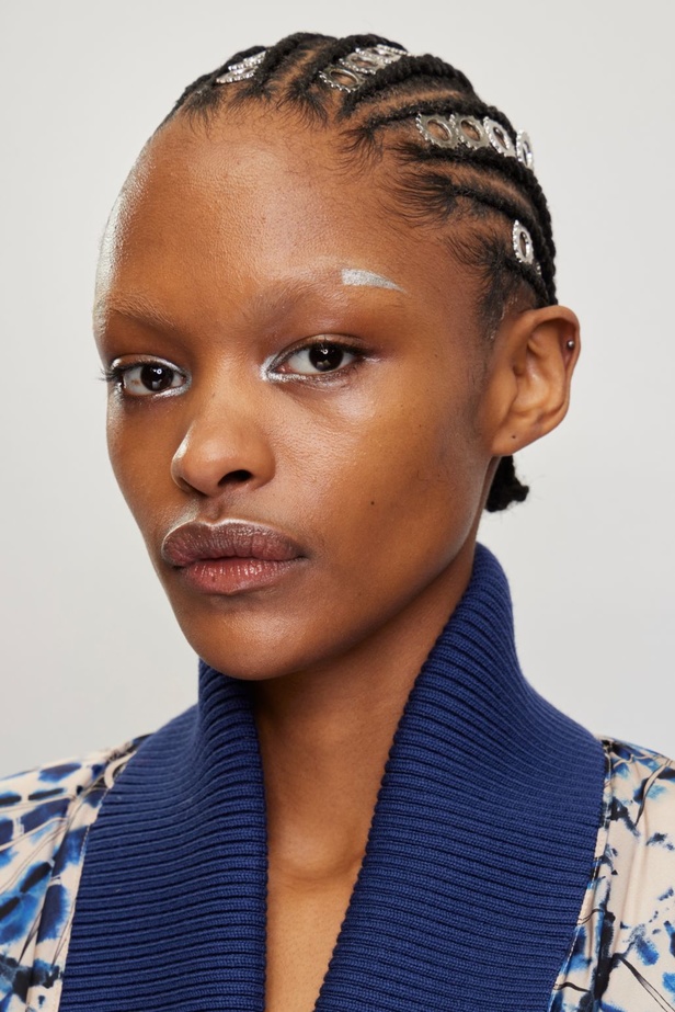 من مجموعة Off-White لخريف وشتاء 2023-2024