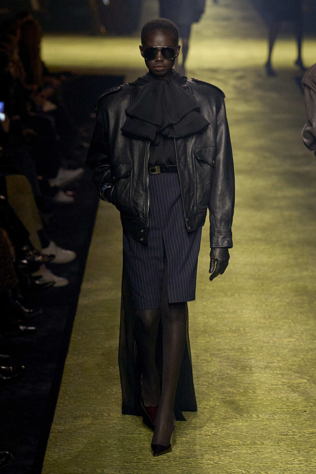 عرض Saint Laurent لخريف وشتاء 2024 في باريس
