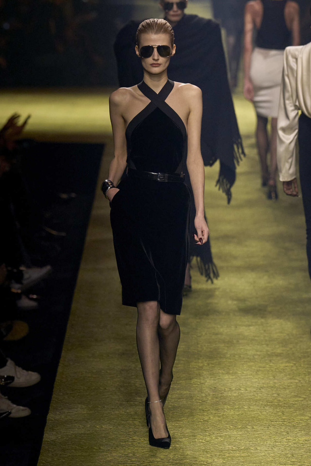 عرض Saint Laurent لخريف وشتاء 2024 في باريس