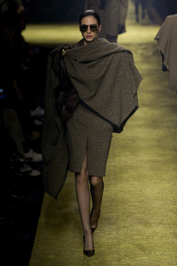 عرض Saint Laurent لخريف وشتاء 2024 في باريس