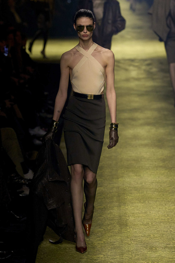 عرض Saint Laurent لخريف وشتاء 2024 في باريس