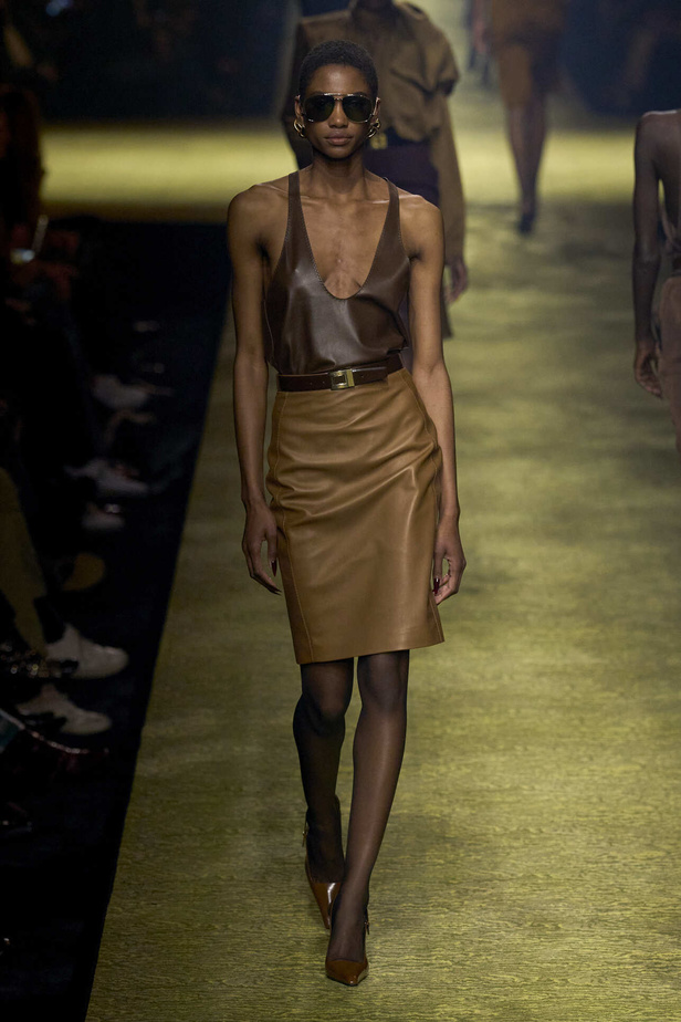 عرض Saint Laurent لخريف وشتاء 2024 في باريس